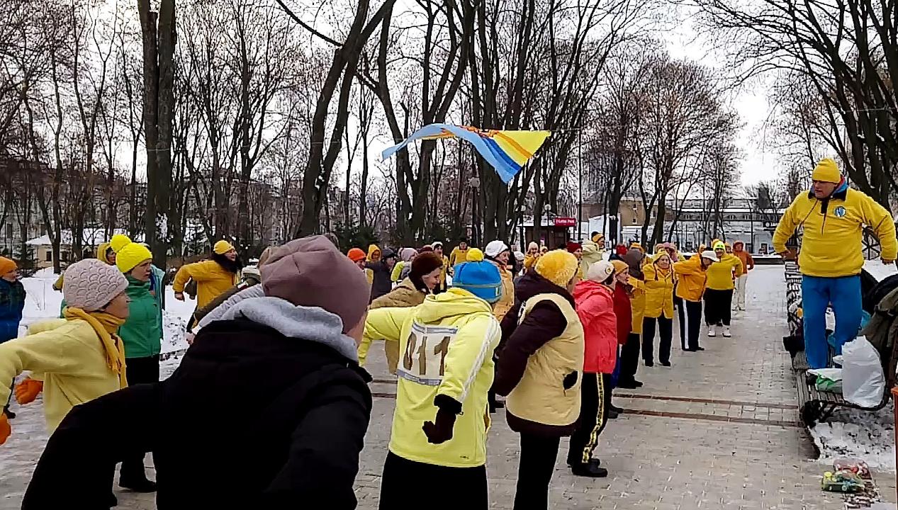 Ходьба, всі у парку Т. Г. Шевченка